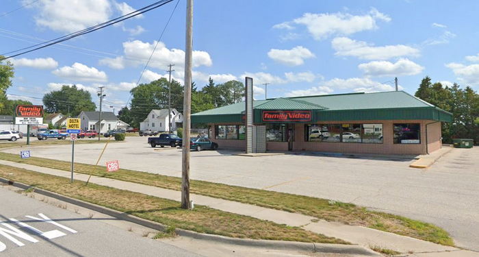 Family Video - Bay City - 1201 Salzburg Rd (newer photo)